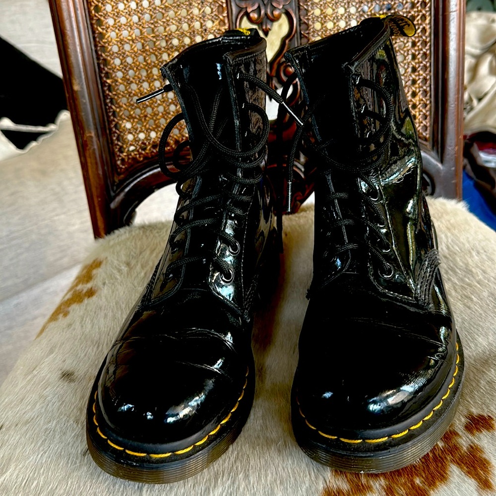 Dr Marten Napa (patent) leather size 39 - good condition.